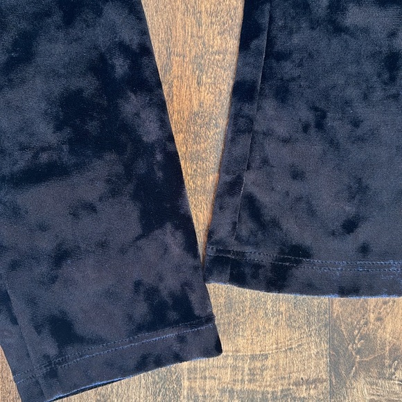 Michael Kors crushed velvet cut out top. - Picture 6 of 7